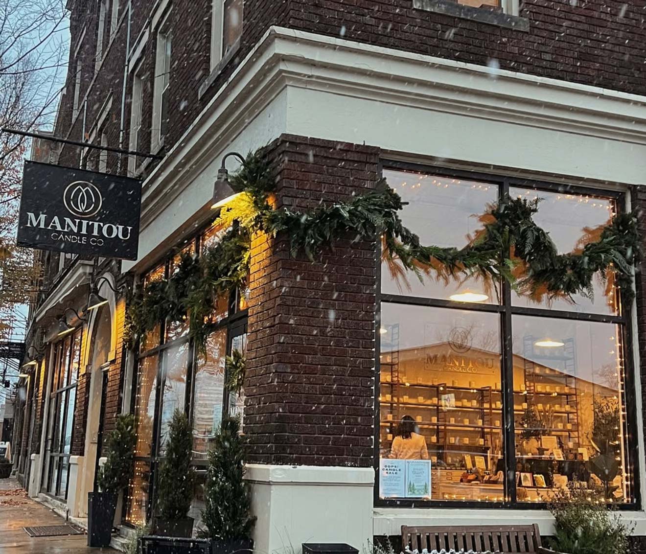 Cincinnati Holiday Gift Guide - Make Your Own Candle at Manitou Candle Co.