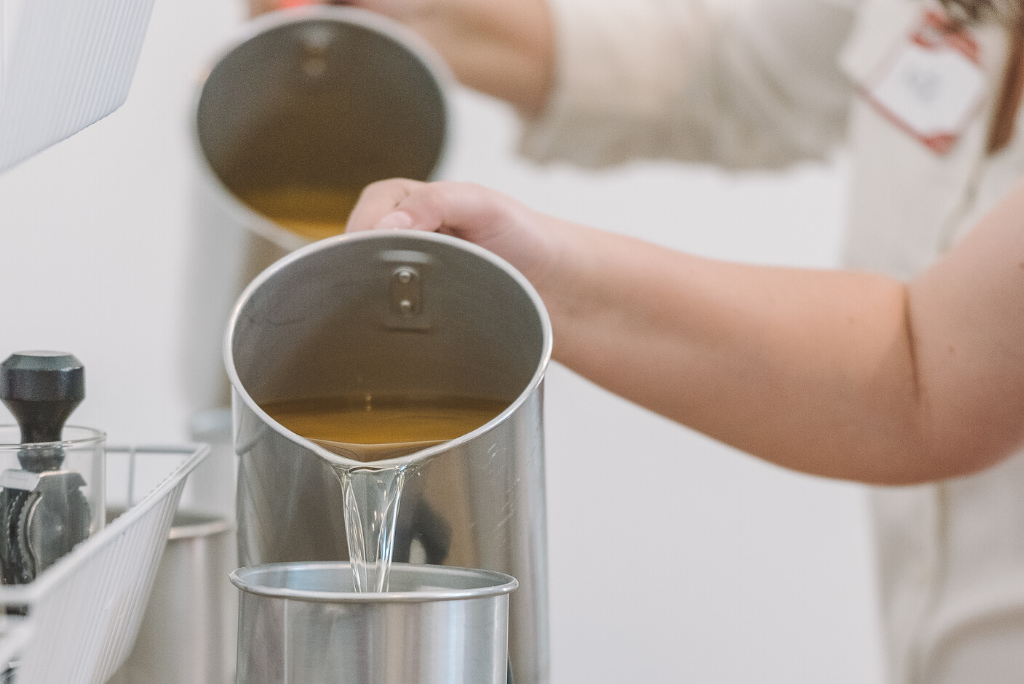 Mother’s Day Candle Making & Flower Bar Workshop w/ Eve Floral Co. (Saturday, 5/9 from 11am - 1pm)